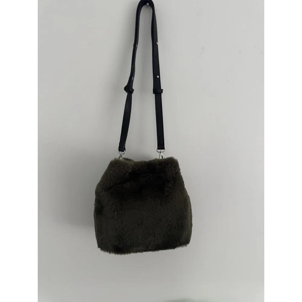 House of‎ Harlow 1960 Faux Fur Bucket Crossbody Purse Bag